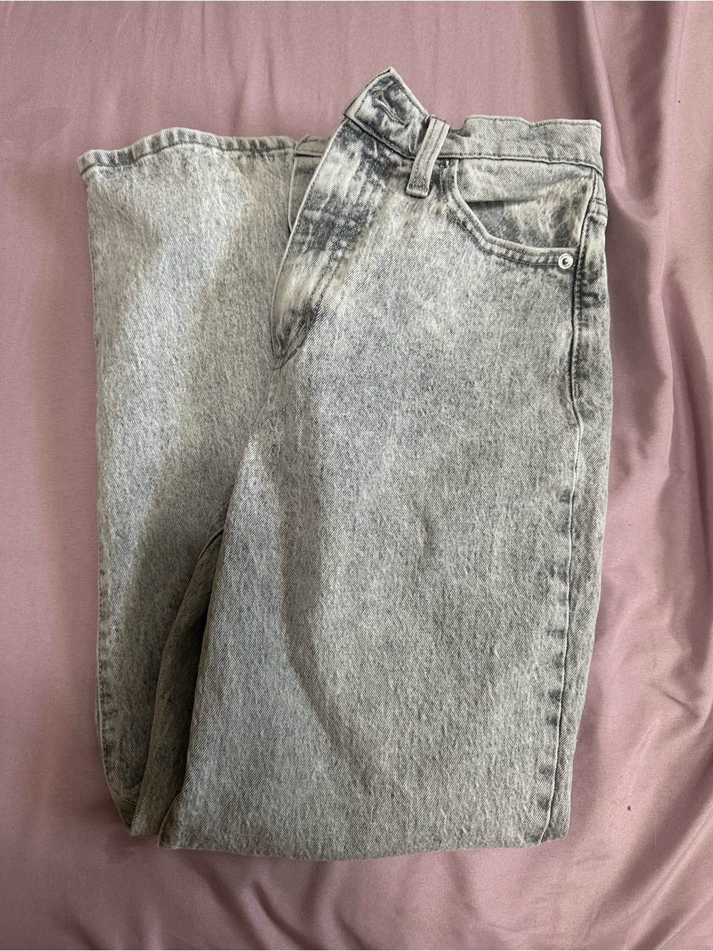 Universal Thread Light Gray Straight Jeans